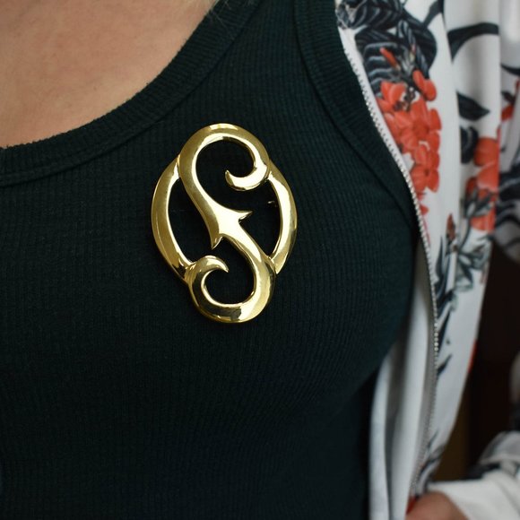Givenchy Jewelry - GIVENCHY: Gold, Metal Scroll Statement Pin/Brooch (mo)